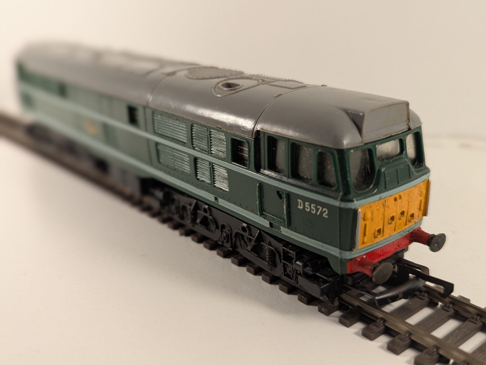 Tri-ang R357 OO Gauge BR Class 31 Diesel Locomotive – Spares Repair