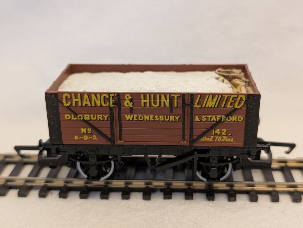 Hornby 5 Plank Wagon 'Chance & Hunt' (with Load) Goods Wagon