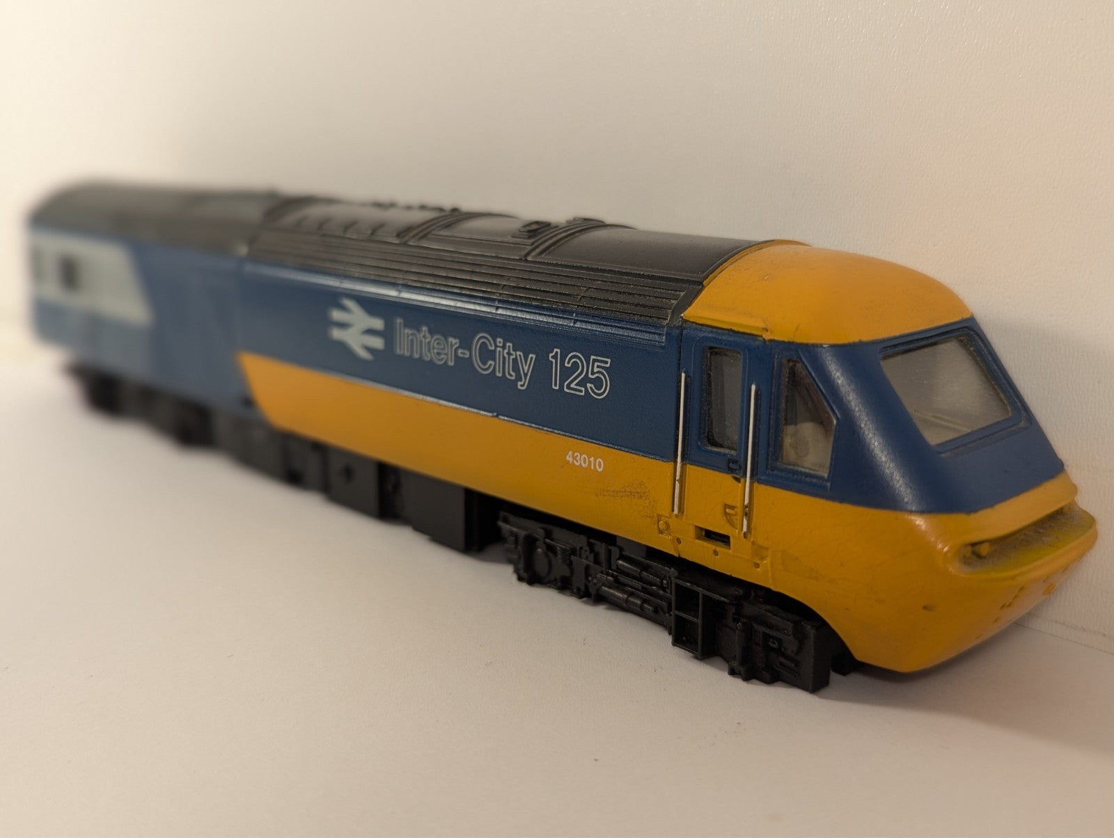 Hornby BR Class 43 HST Power Car OO Gauge - Spares/Repairs - Missing Wheels