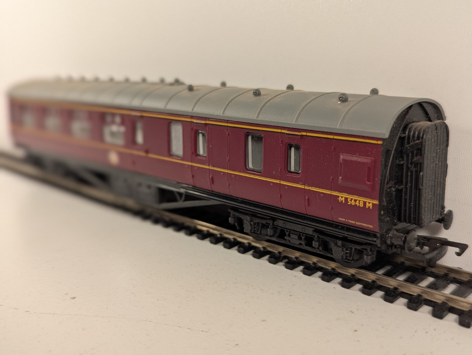 Mainline 37-110 OO Gauge LMS Crimson 57ft Brake Third Coach - Boxed