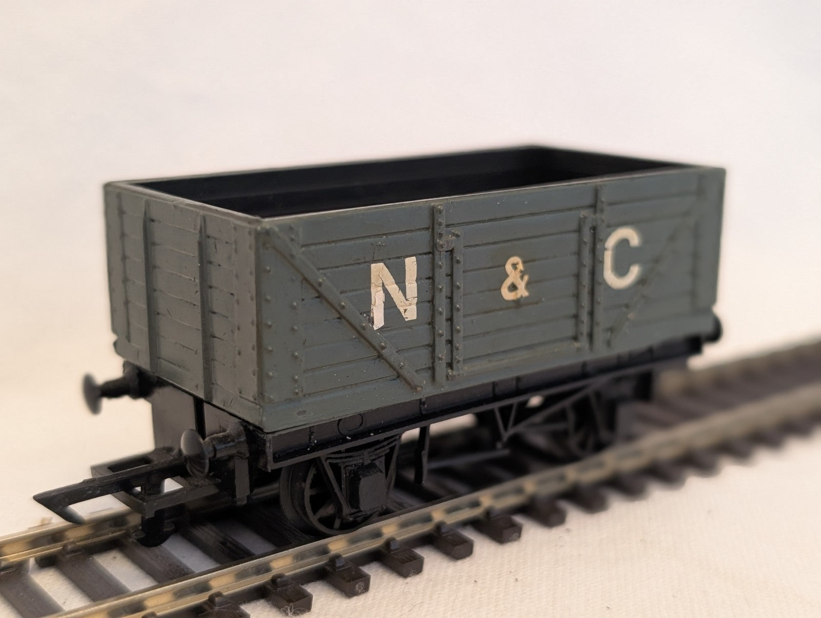 Graham Farish OO Gauge 5-Plank Open Wagon Goods Wagon N & C Grey