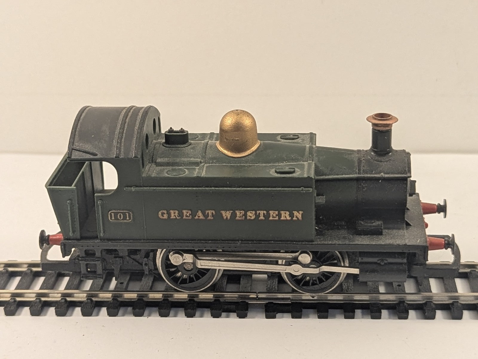 Hornby R077 OO Gauge GWR Class 101 Holden 0-4-0T Tank Locomotive