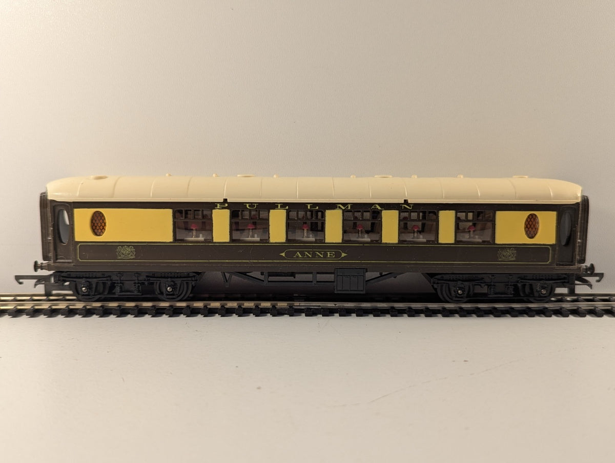 Tri-ang R228 OO Gauge Pullman Coach “Anne”
