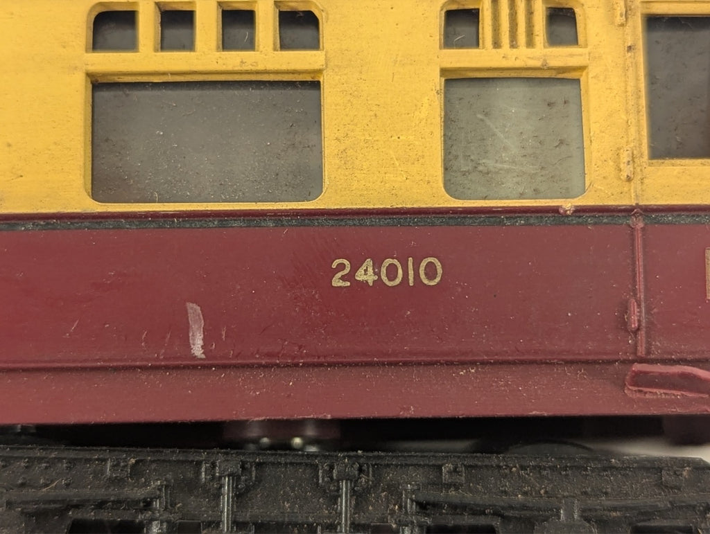 Tri-ang R29 OO Gauge British Railways Main Line Composite Coach