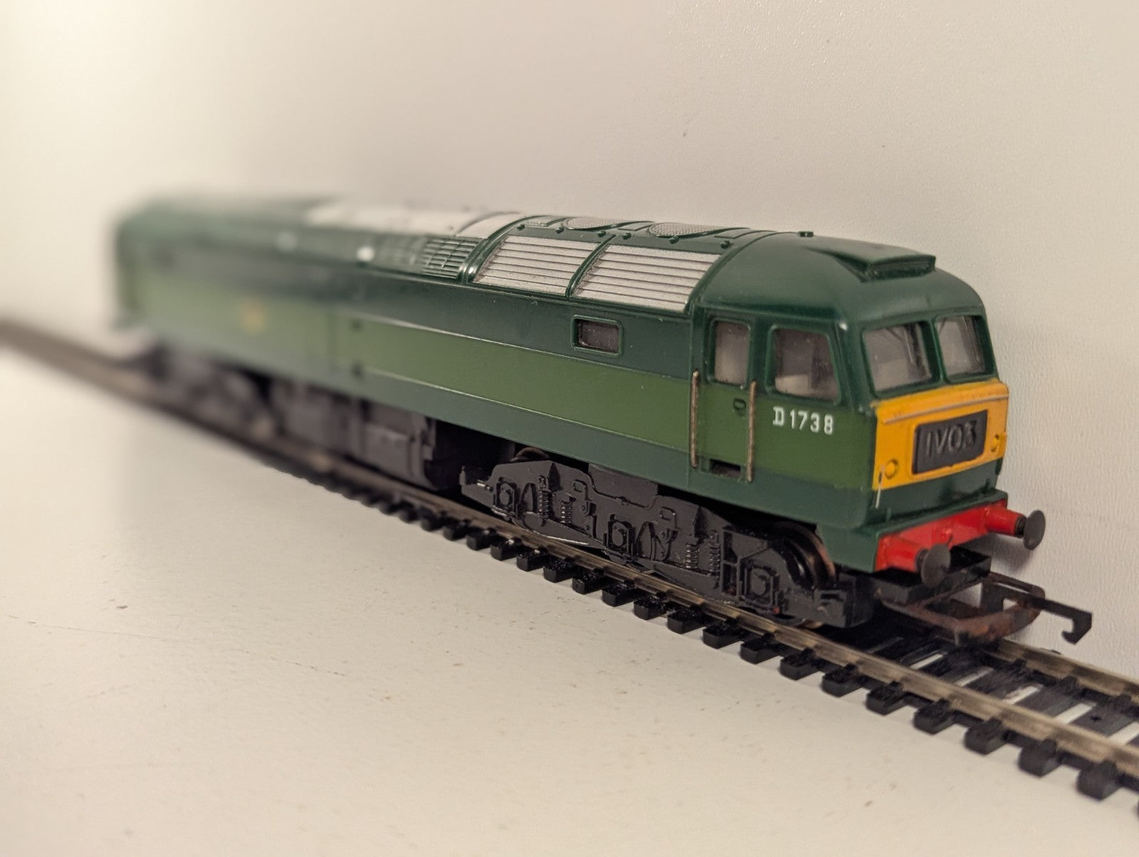 Hornby R060 OO Gauge Class 47 D1738 BR Green