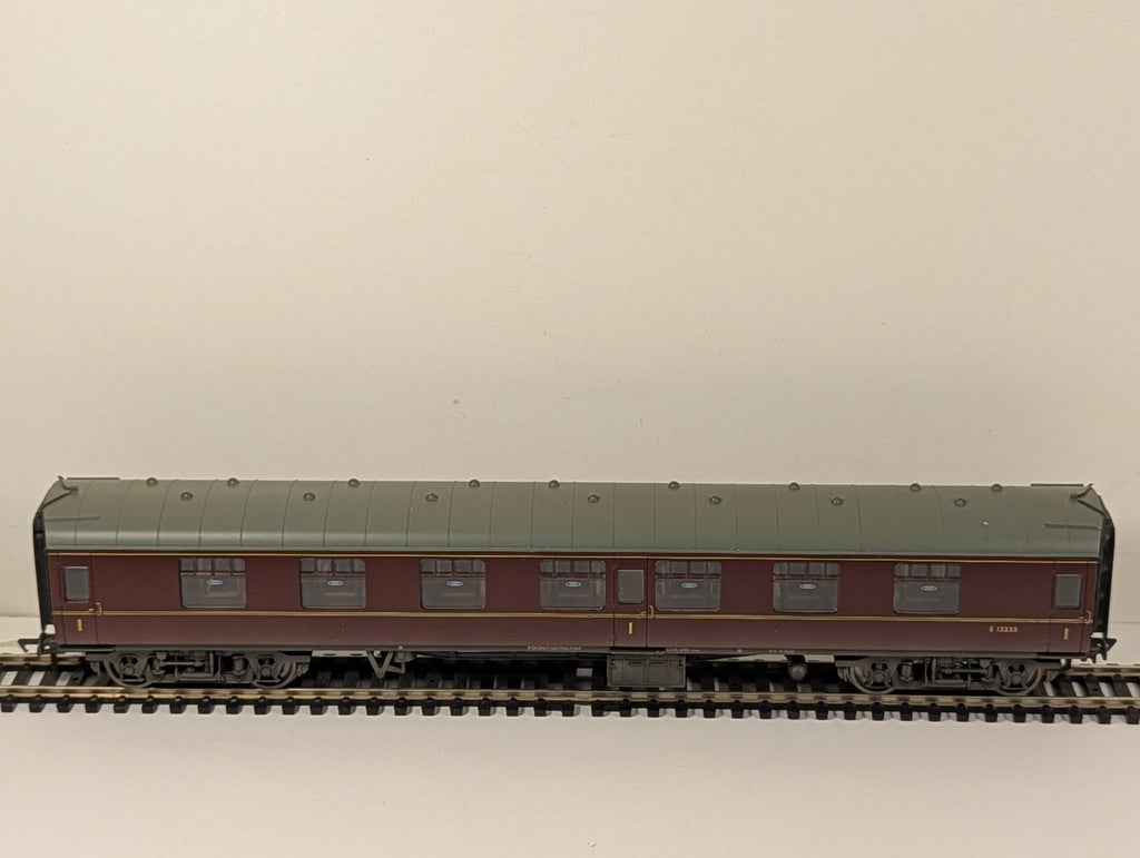 Bachmann 39-051B OO Gauge BR Mk1 FK Corridor First Coach BR Maroon E13333