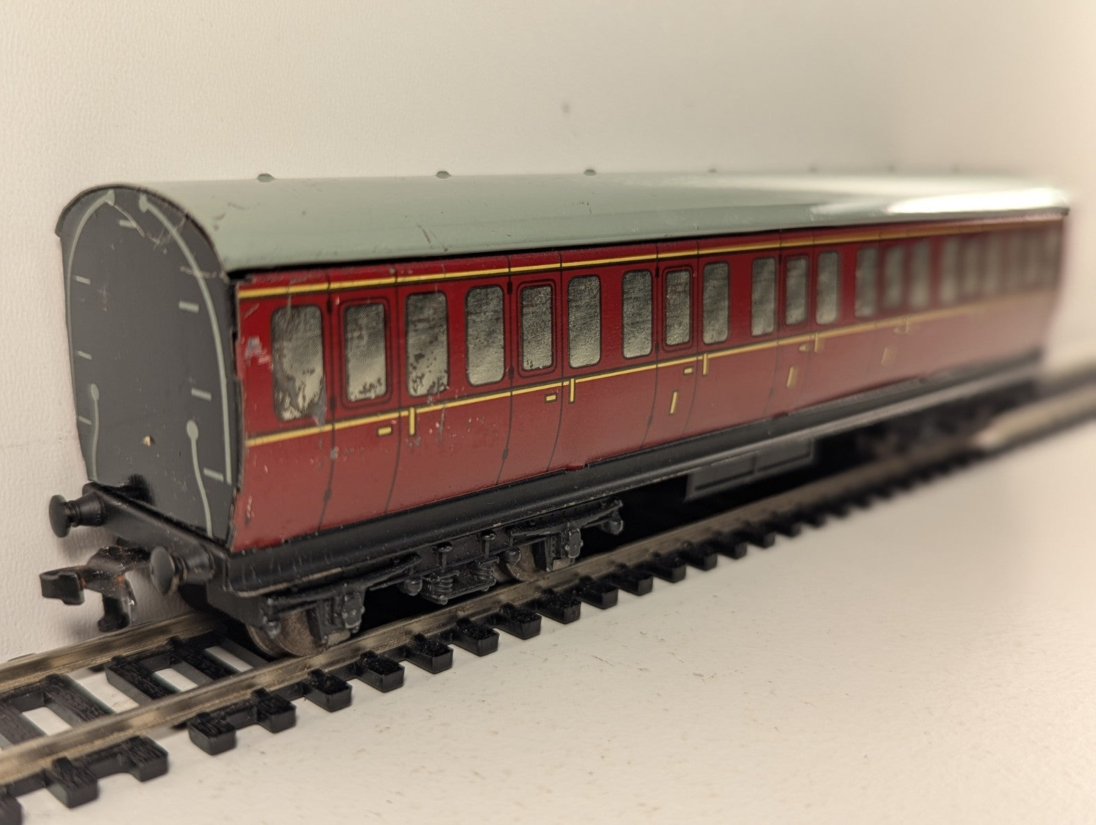 Hornby Dublo First Class Tinplate Suburban Coach OO Gauge