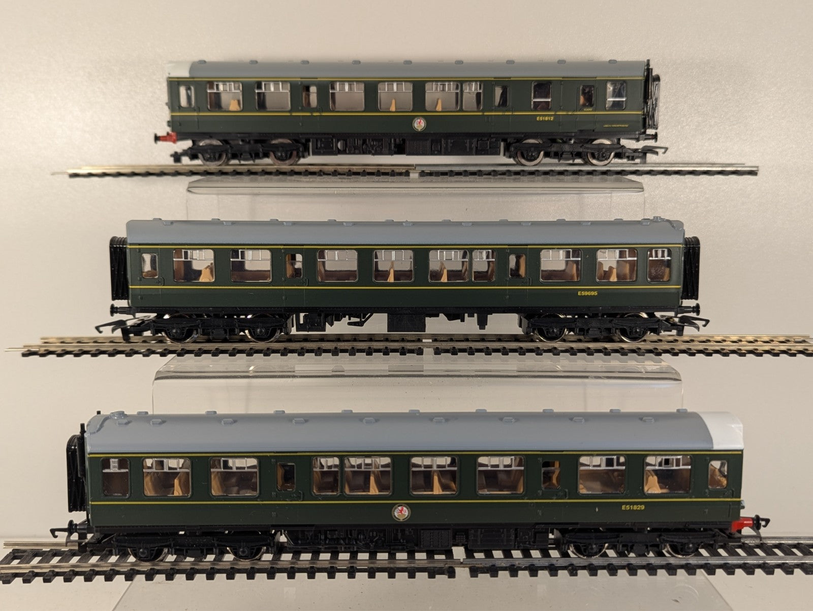 Hornby R.369 BR Class 110 3-Car Diesel Multiple Unit Train Pack OO Gauge - Boxed