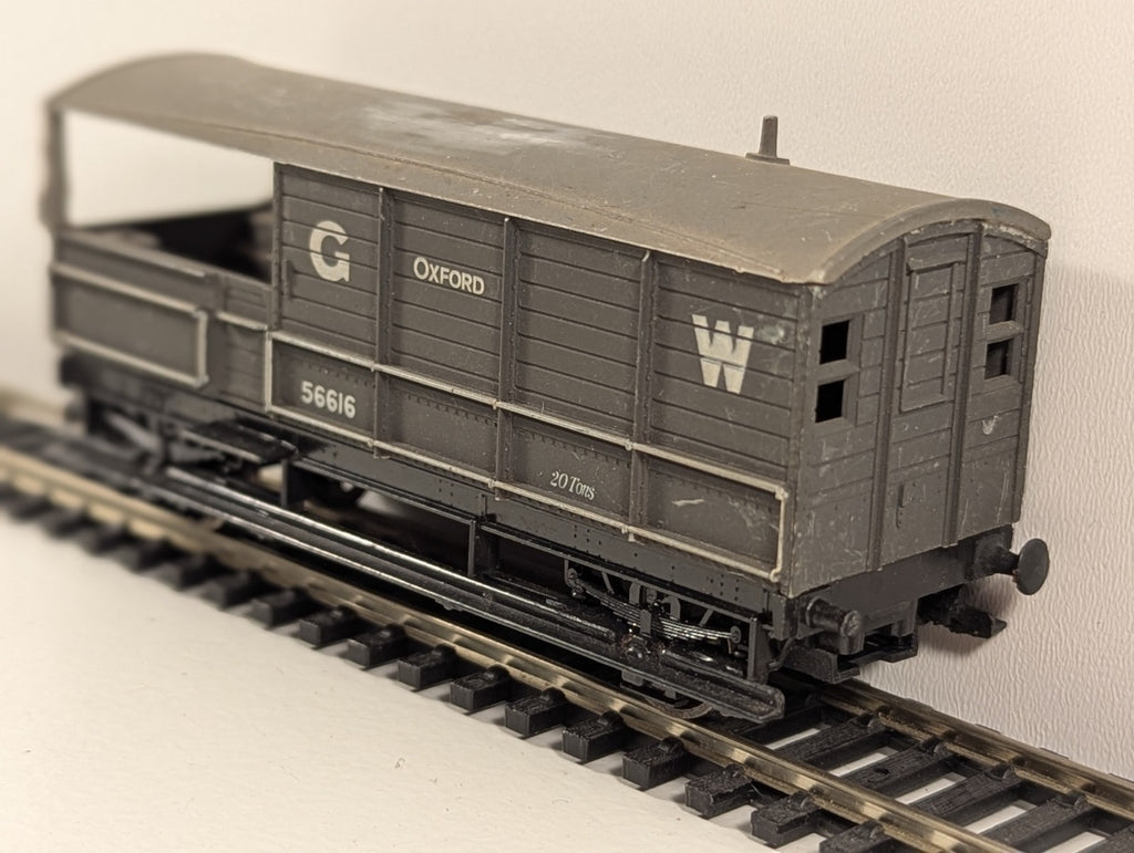 Airfix – Oxford 20 Ton Wagon (W56616, Missing Coupling) – OO Gauge