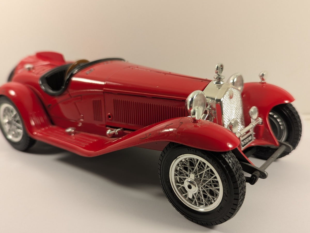 Bburago 1:18 1932 Alfa Romeo 8C 2300 Spider Touring – Missing Screen