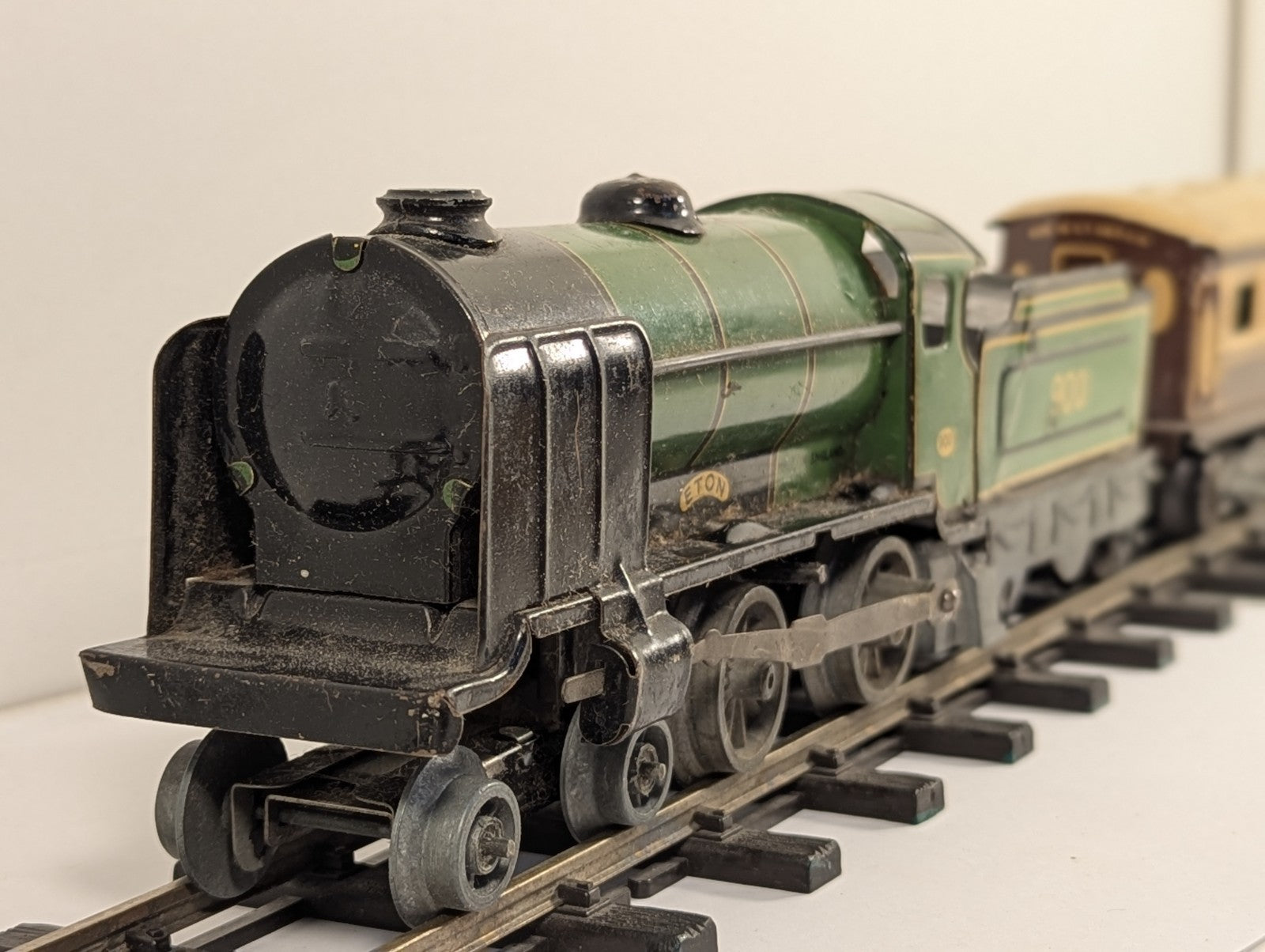 Hornby O Gauge Clockwork No. 2 Special Schools Class 'Eton' Passenger Set Train