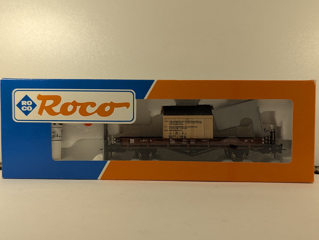 Roco HO Gauge DR Low Side Flat Wagon with Crate Load 61-05-73 DR Brown 47383