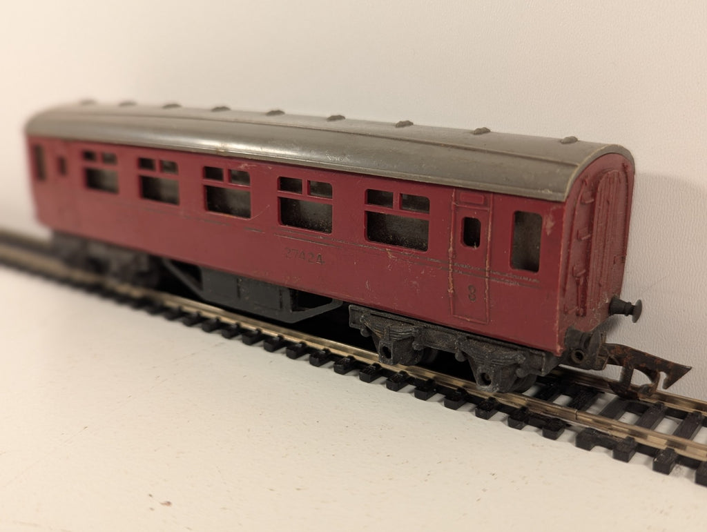 Tri-ang OO Gauge LMS Passenger Coaches