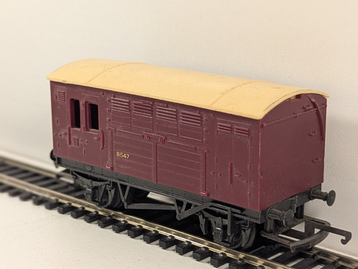 Tri-ang Hornby OO Gauge Maroon Horse Box Wagon