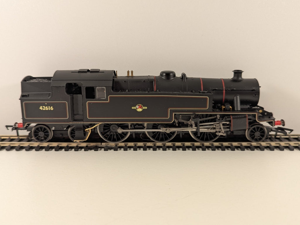 Hornby R2732 – Stanier 4MT 2-6-4T No. 42616 BR Late Black, DCC Fitted, OO Gauge