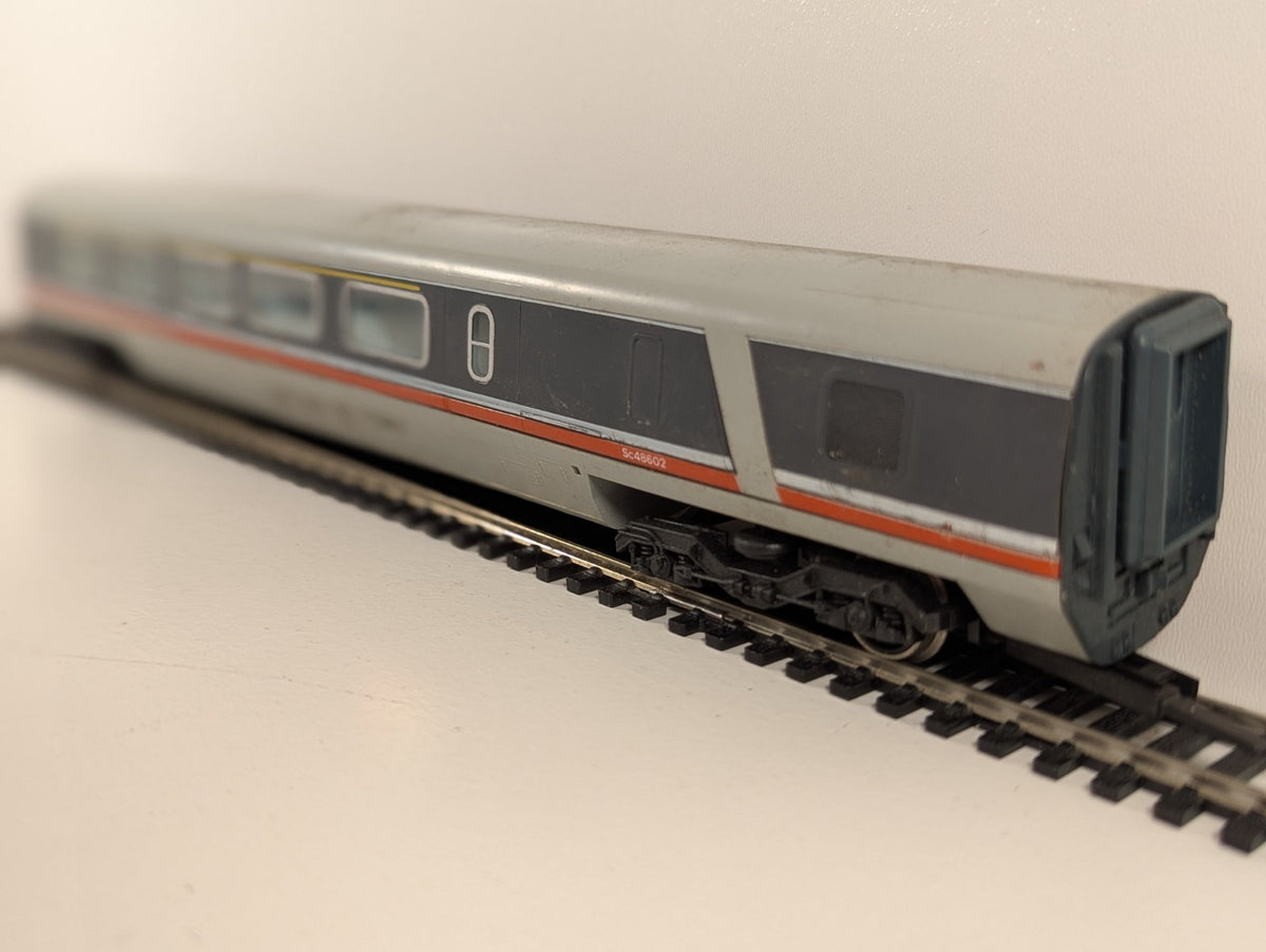 Hornby Advanced Passenger Train (APT) Mid Coach – Missing Wheelset – Needs Clean