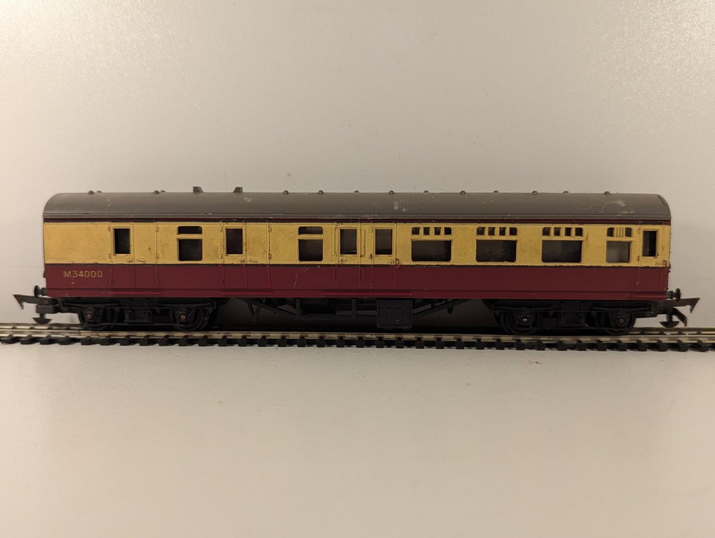Tri-ang OO Gauge BR Mk1 Brake Second Corridor (BSK) Passenger Coach