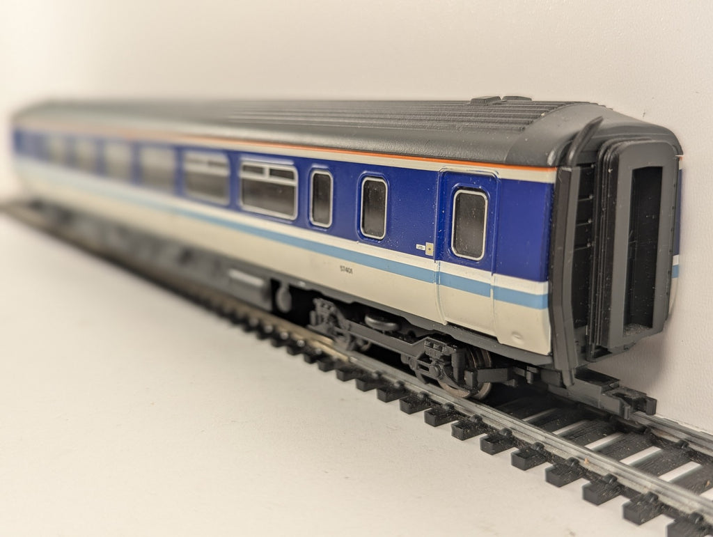 Hornby OO Gauge Class 156 Super Sprinter Diesel Multiple Unit 57401