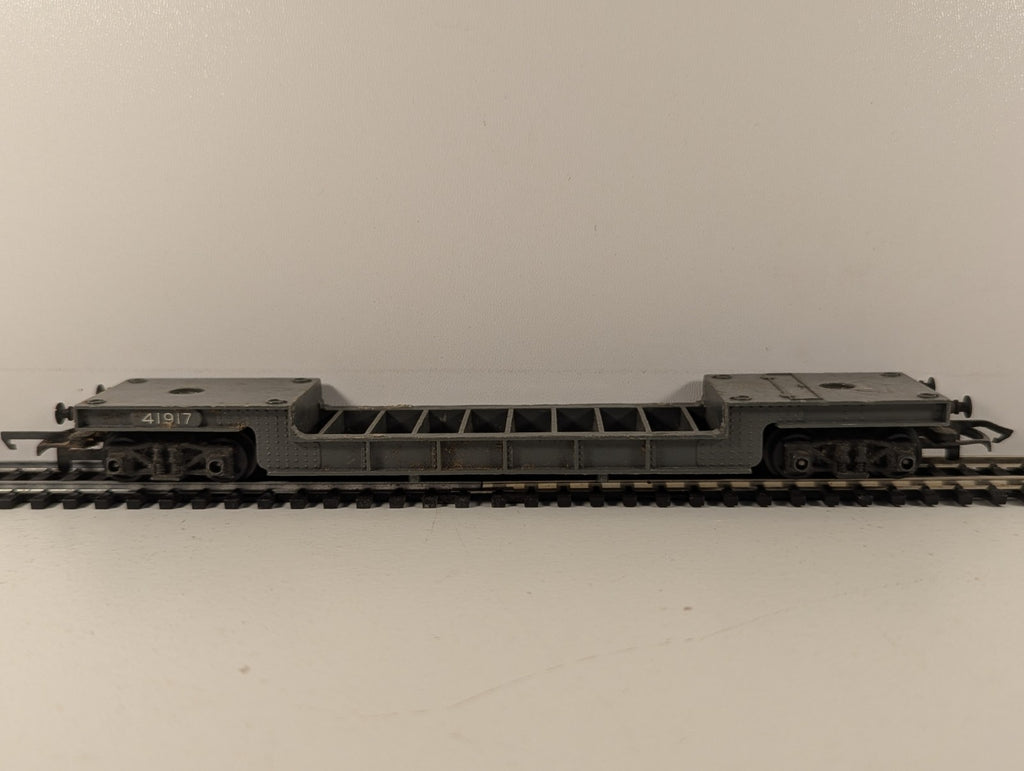 Tri-ang Railways R118 OO Gauge Bogie Well Wagon