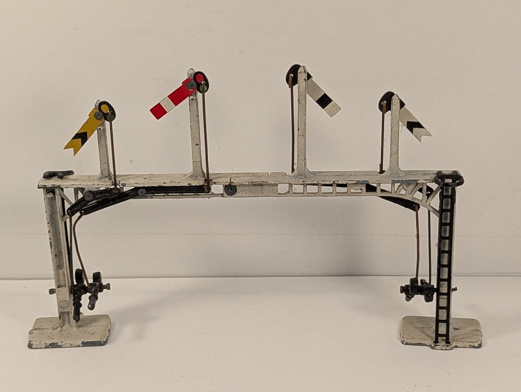 Crescent Toys OO Gauge Four Arm Signal Gantry Signals White