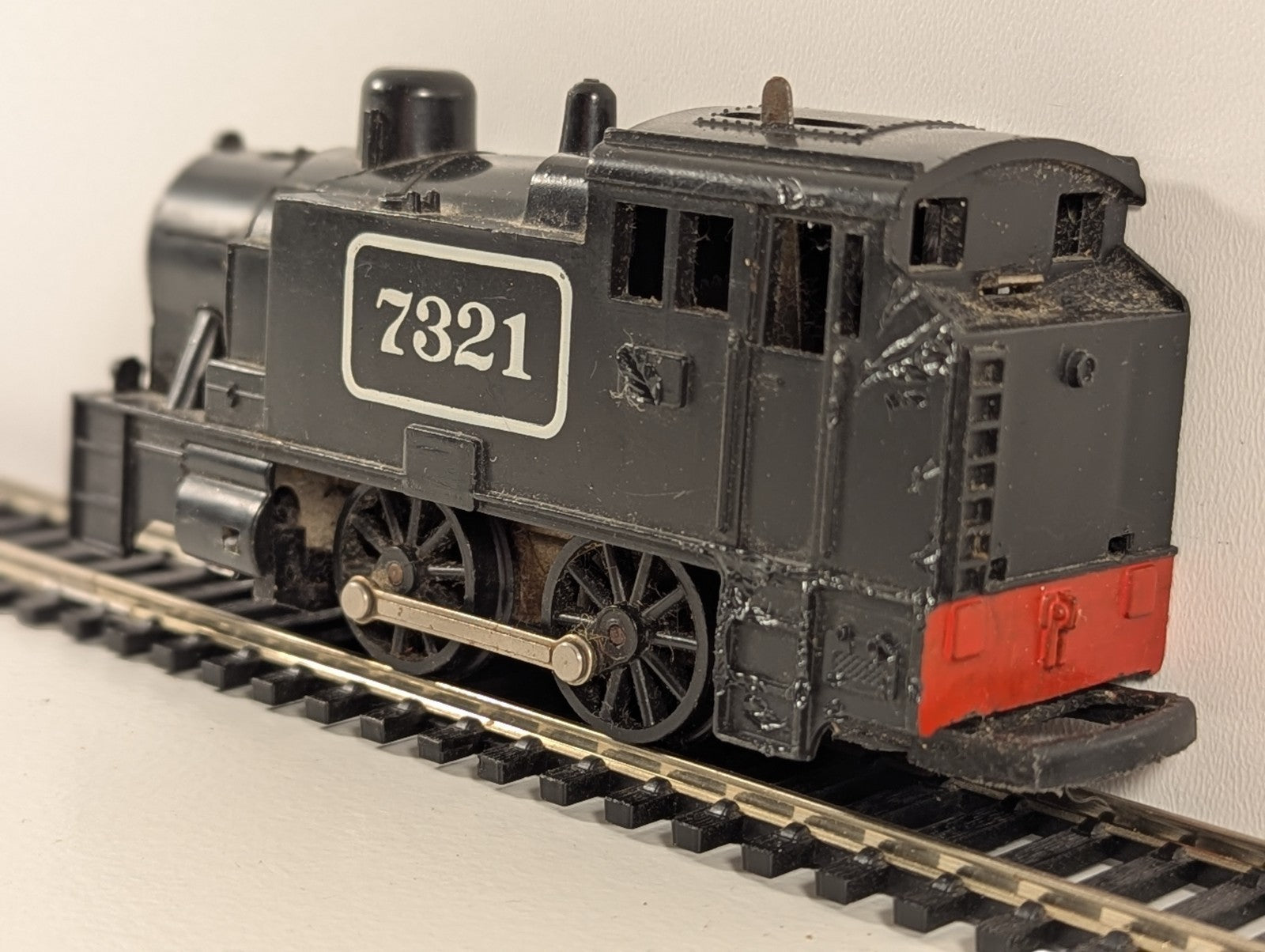 Tri-ang Hornby – Clockwork Locomotive (7321, Missing Funnel / No Key) – OO Gauge