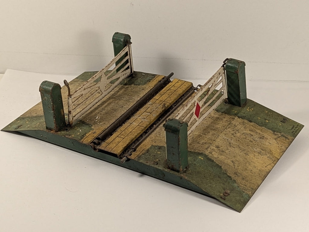 Hornby O Gauge No. 1 Level Crossing Green and Tan