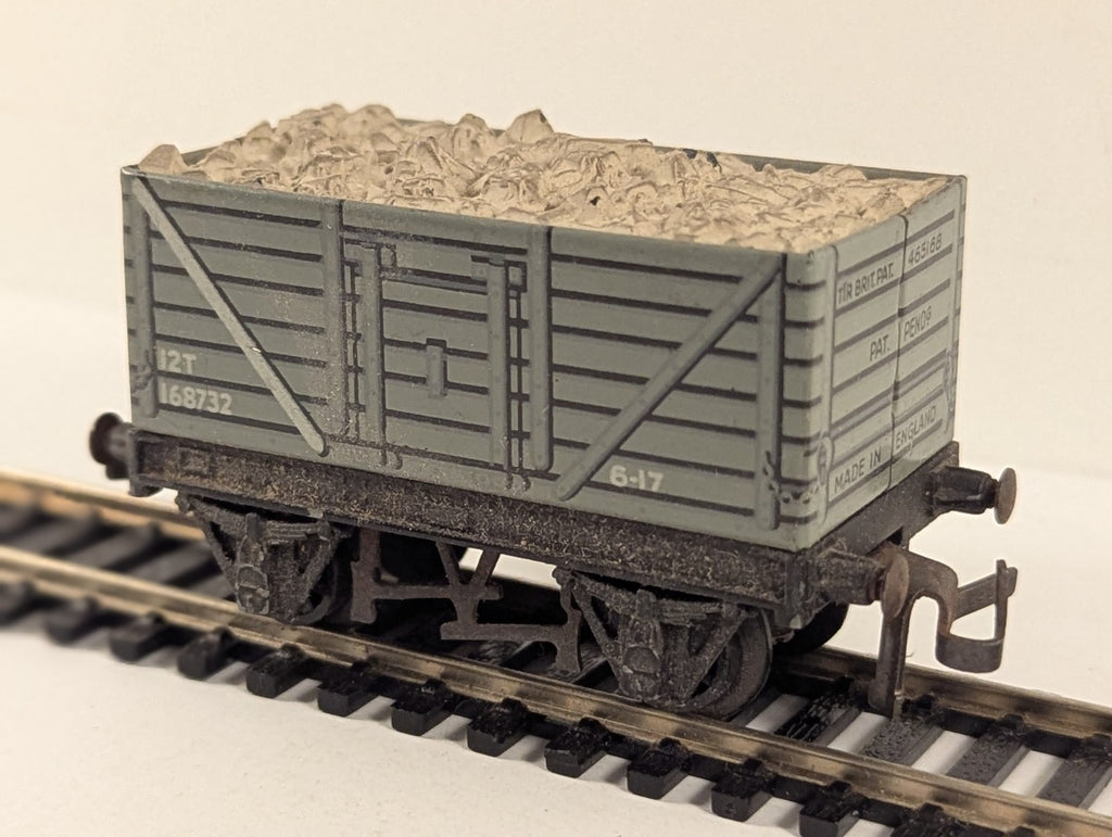 Trix Twin Railways 465168 BR High-Sided stone Wagon OO Gauge