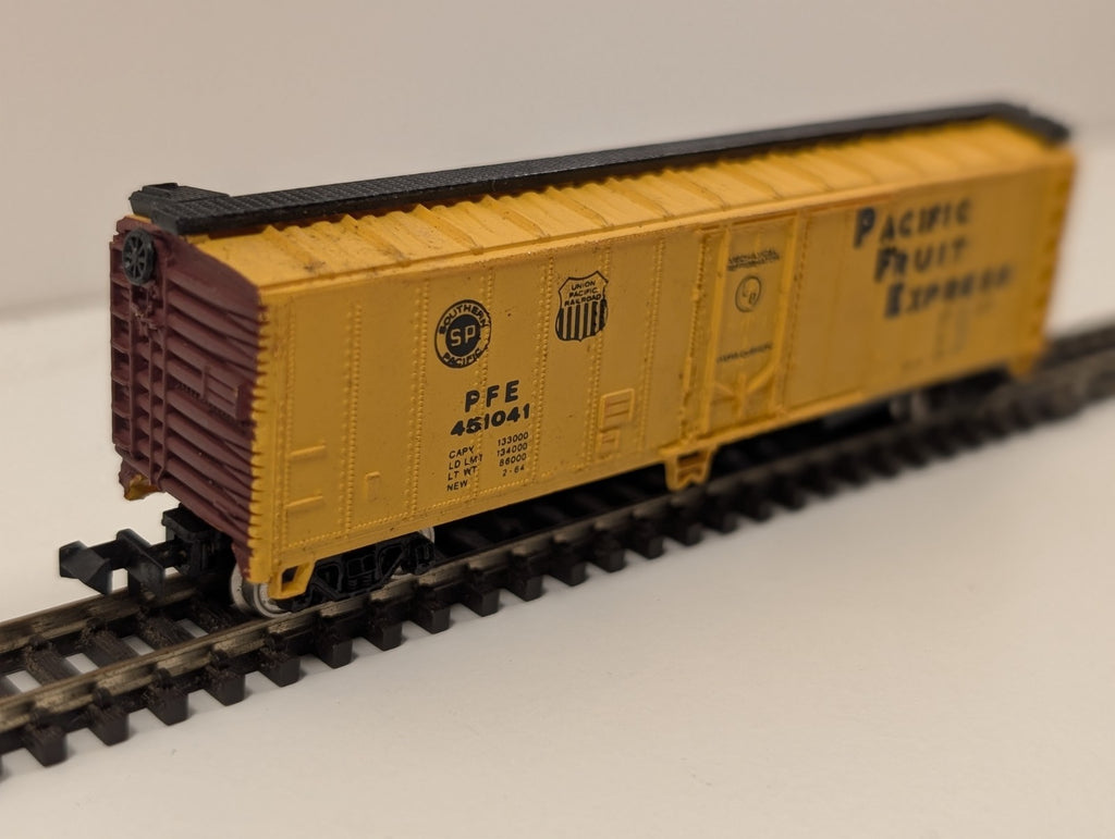 Bachmann N Gauge Pacific Fruit Express (PFE) Refrigerator Boxcar – “Reefer”