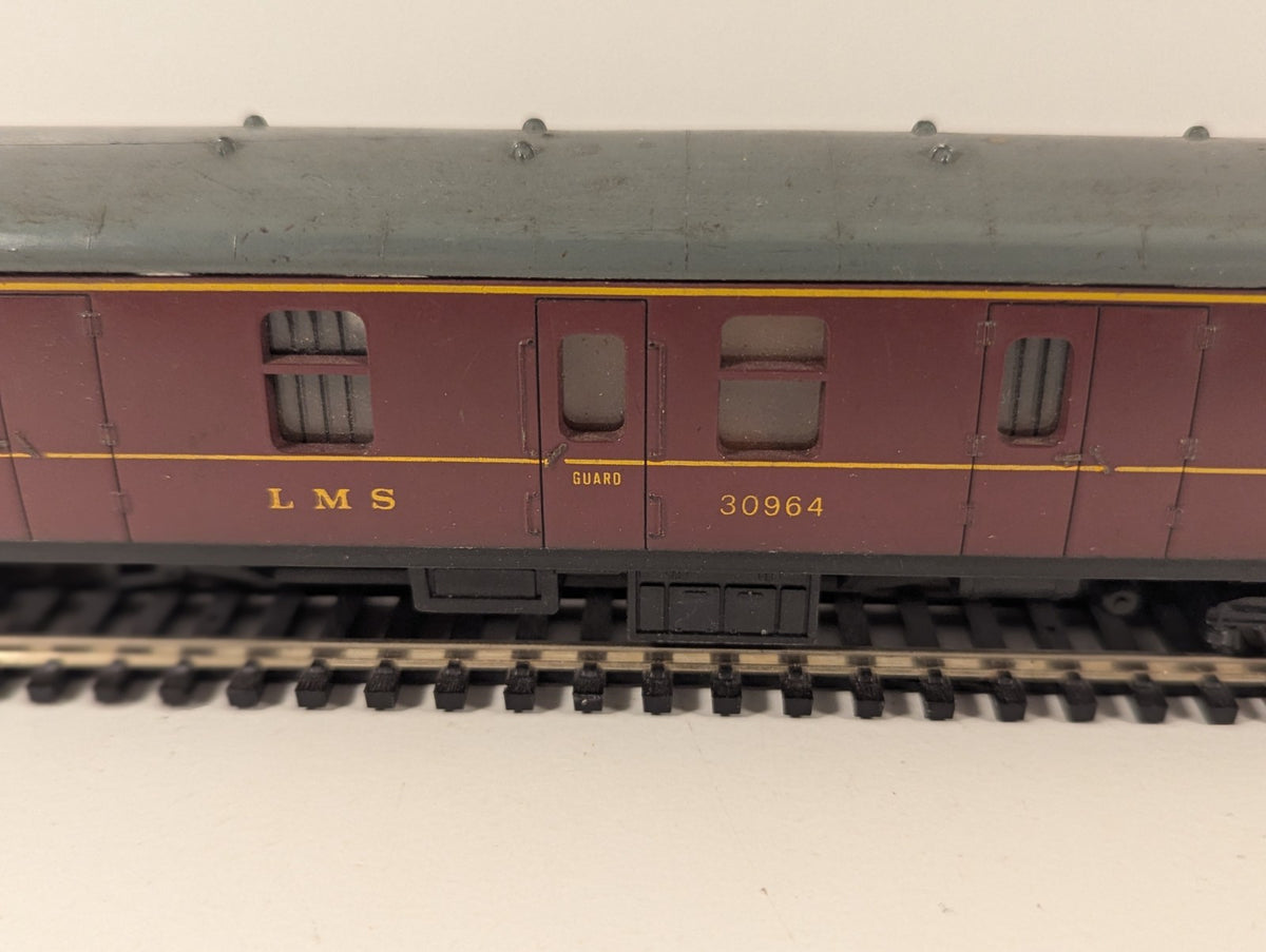 Lima OO Gauge BR Mk1 Restaurant Buffet Coach – Maroon