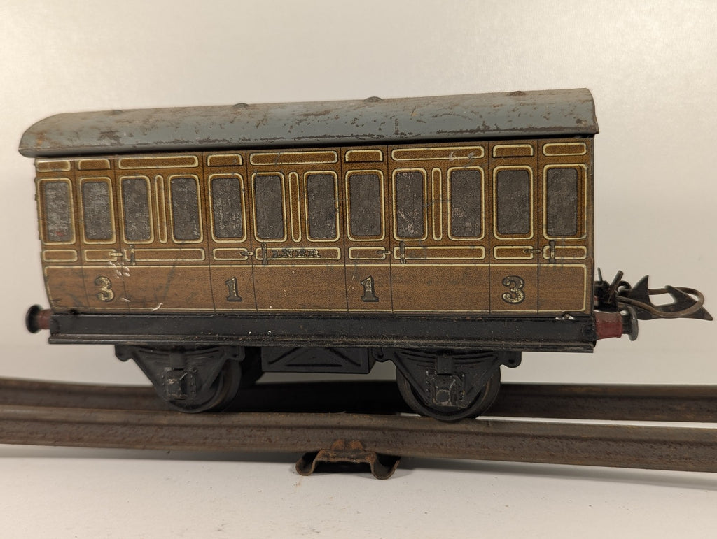 Hornby O Gauge No. 1 Passenger Coach LNER Teak