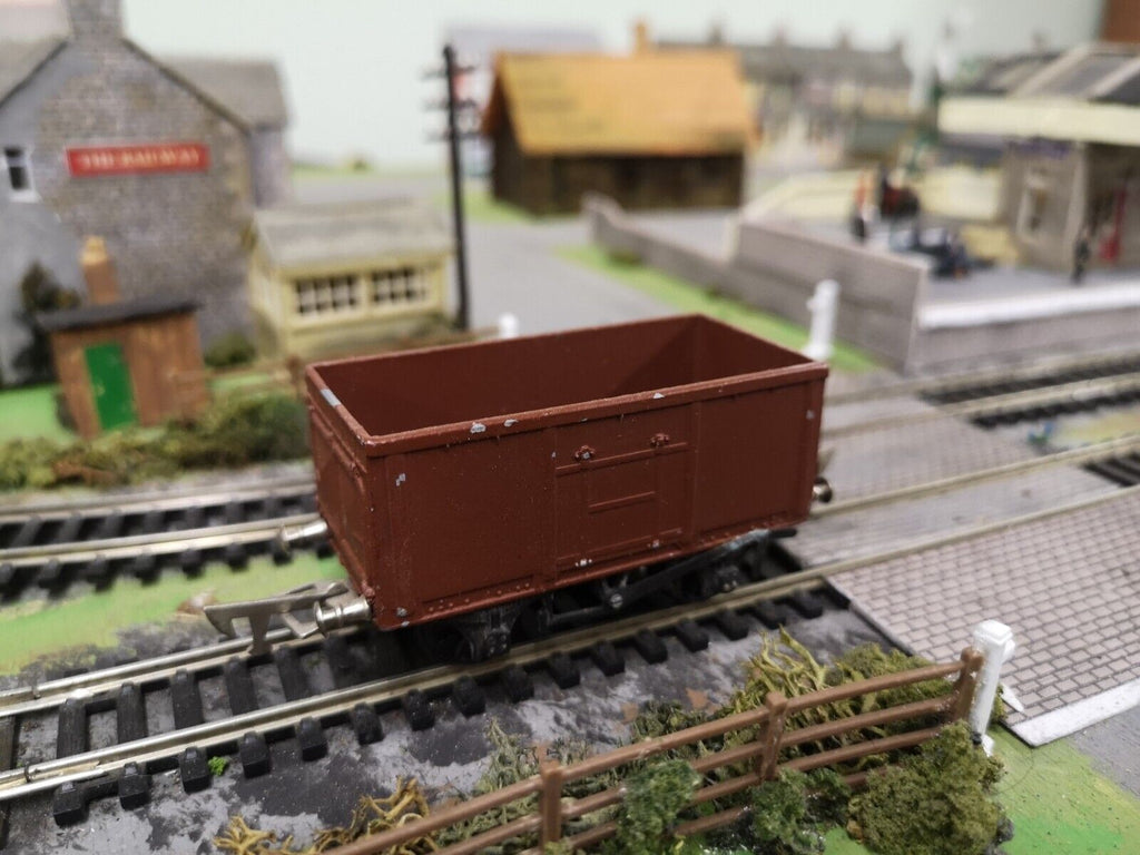 Graham Farish Formo Steel Sided 3 Rail OO Gauge