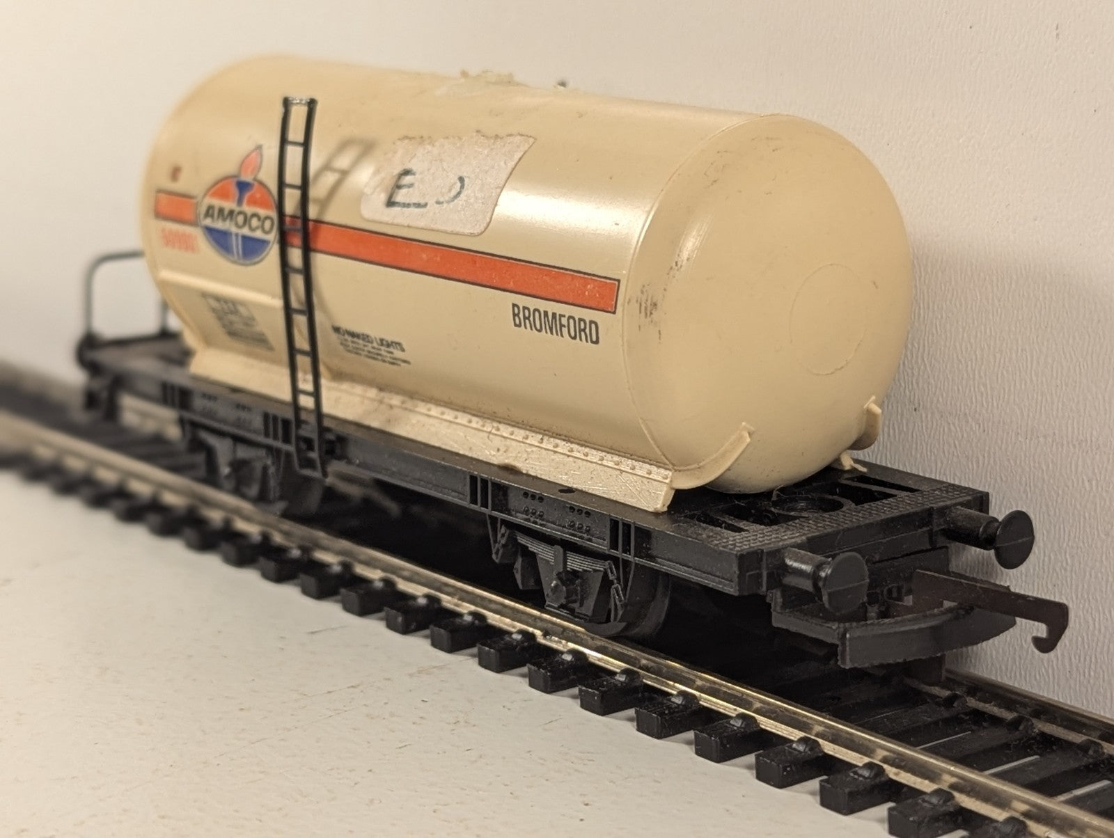 Lima OO Gauge Amoco Bromford TEA Tank Wagon Goods Wagon 509901