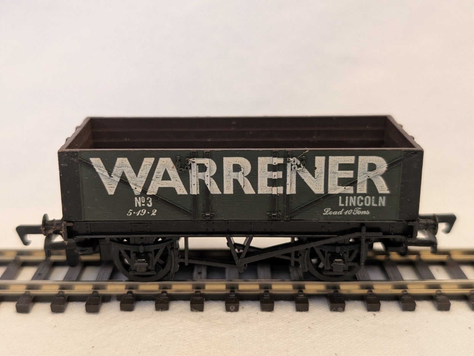 Mainline OO Gauge 7 Plank Open Wagon Goods Wagon No. 3 Warrener (Li