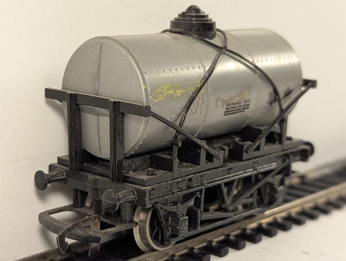 Tri-ang OO Gauge Shell Lubricating Oil Tank Wagon Goods Wagon Silver R.127