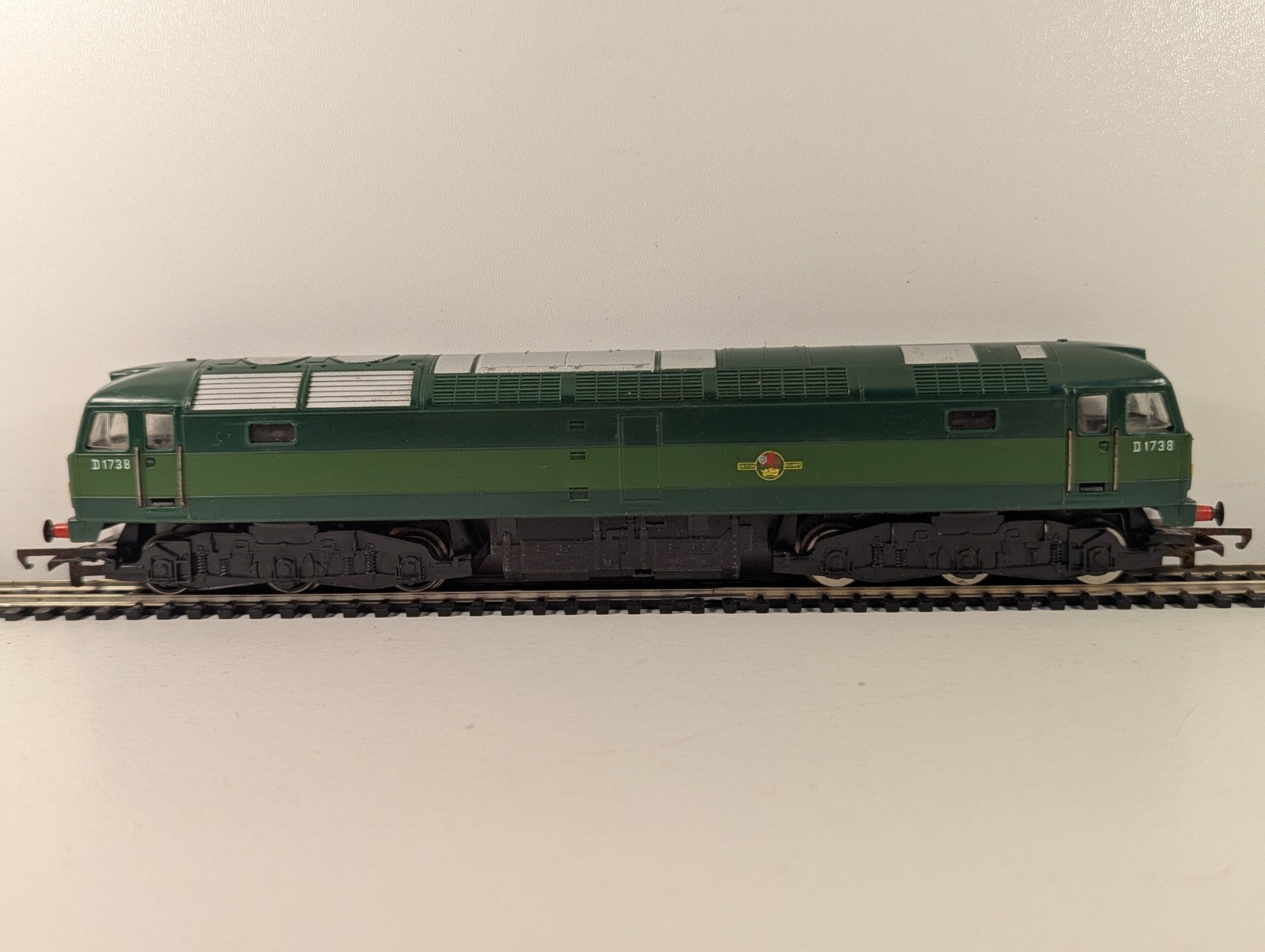 Hornby R060 OO Gauge Class 47 D1738 BR Green