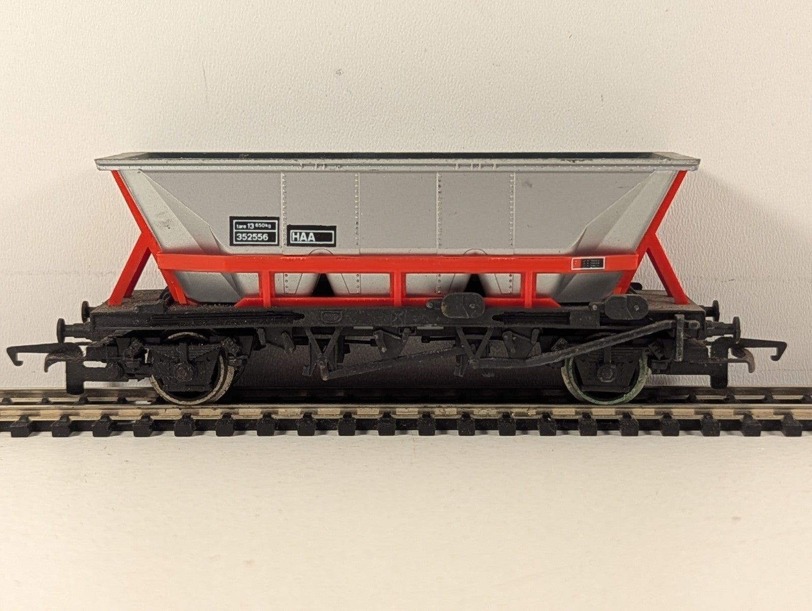 Hornby OO Gauge HAA BR Coal Hopper Wagon Goods Wagon 352556 BR Silver