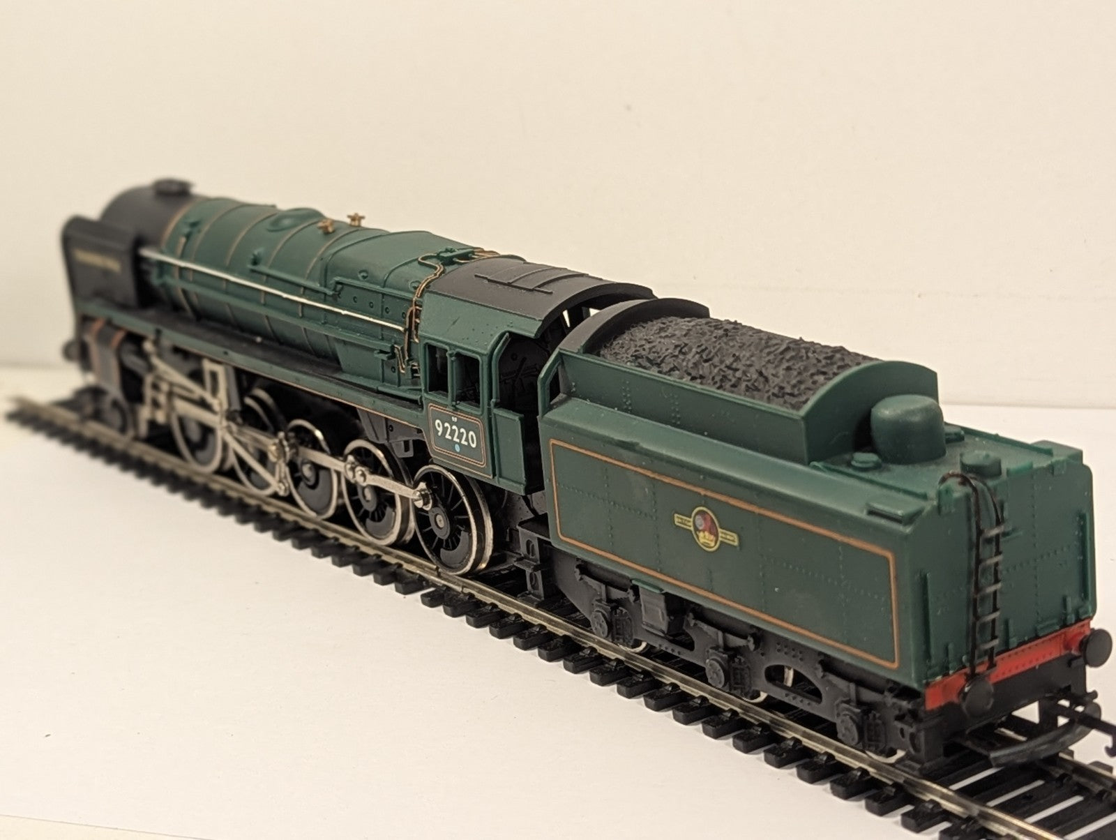 Hornby Railways OO Gauge Class 9F 'Evening Star' Steam Locomotive 92220 BR Green