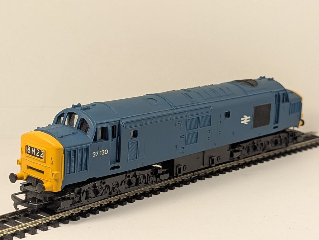 Hornby OO Gauge Class 37 Locomotive 37 130 BR Blue R751