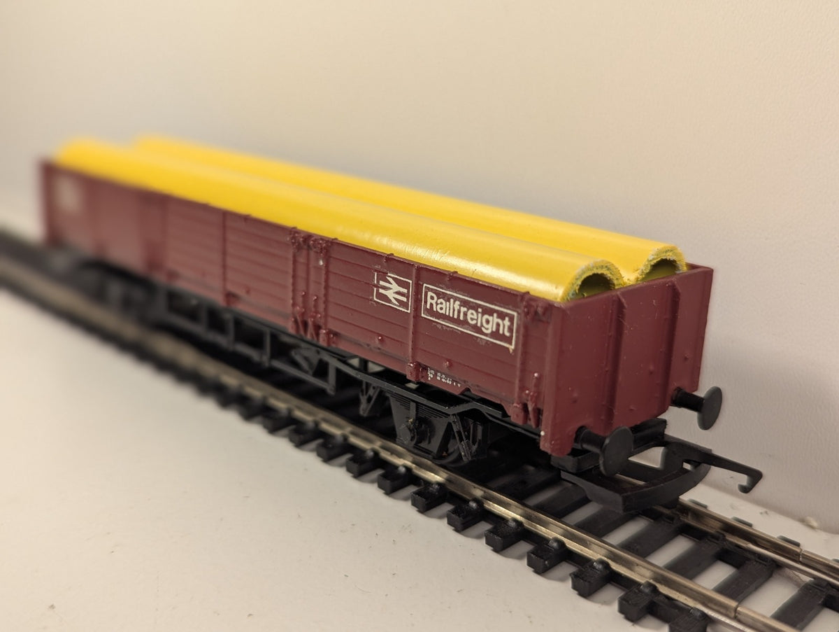 Hornby HO Gauge Pipe Load Wagon