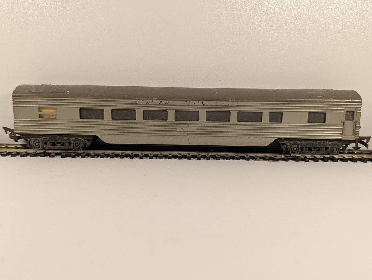 Tri-ang OO Gauge Transcontinental Passenger Coach C72 Silver R.24