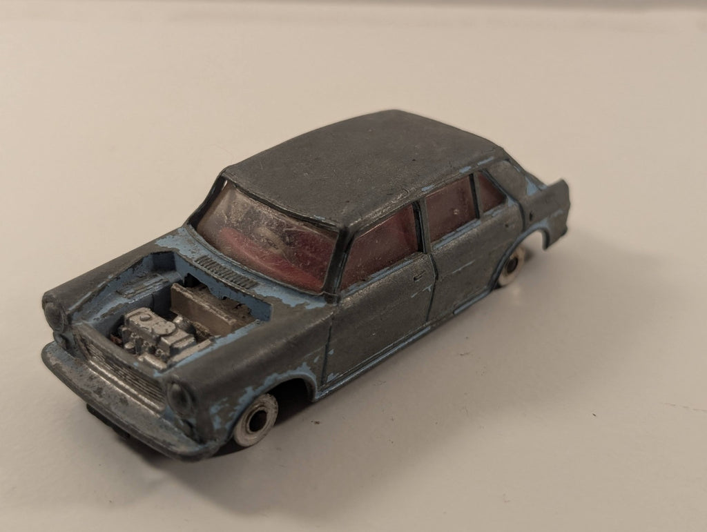 Dinky Toys Morris 1100 – Spares or Repair