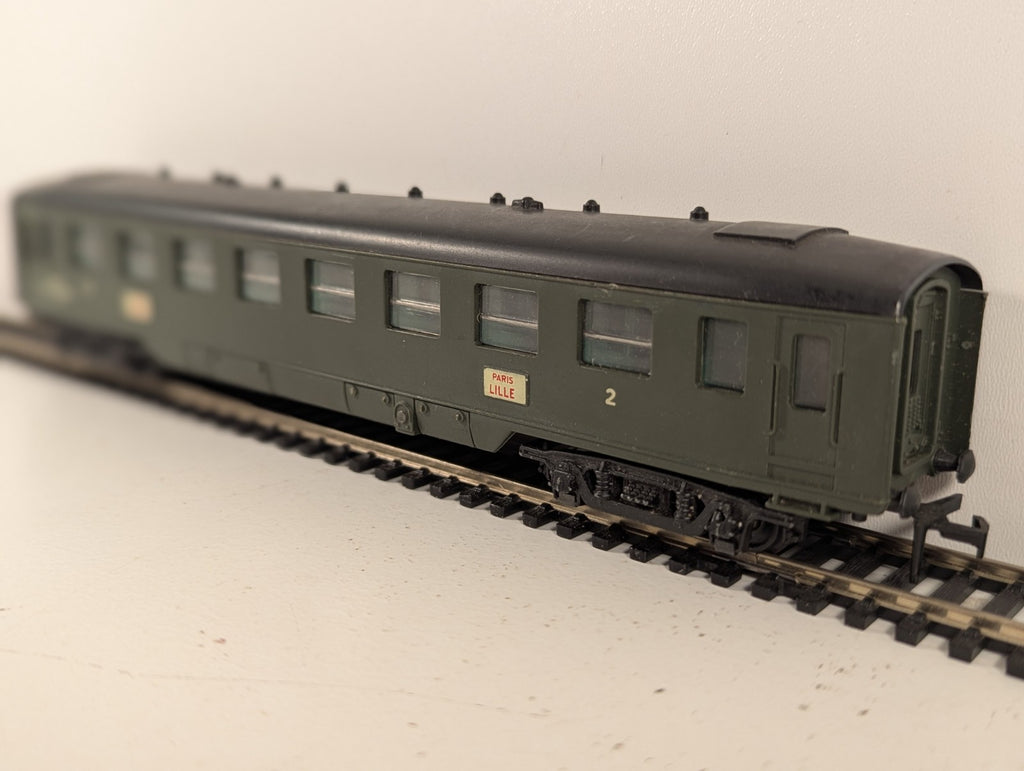 Hornby Acho HO Gauge Green 733 SNCF 2nd Class Coach