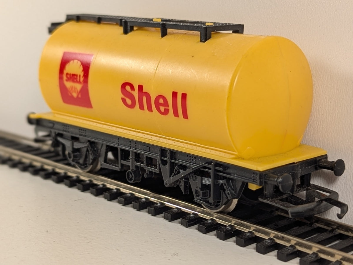 Hornby R227 OO Gauge Shell Tank Wagon