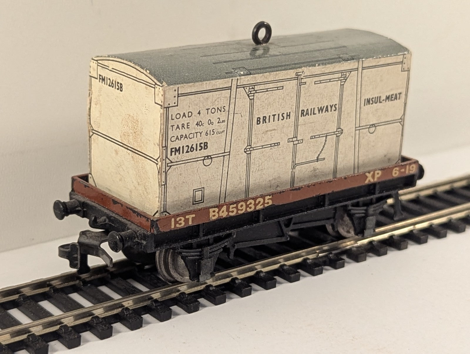 Hornby Dublo 4648 OO Gauge Low-Sided Wagon with Insulated Meat Container