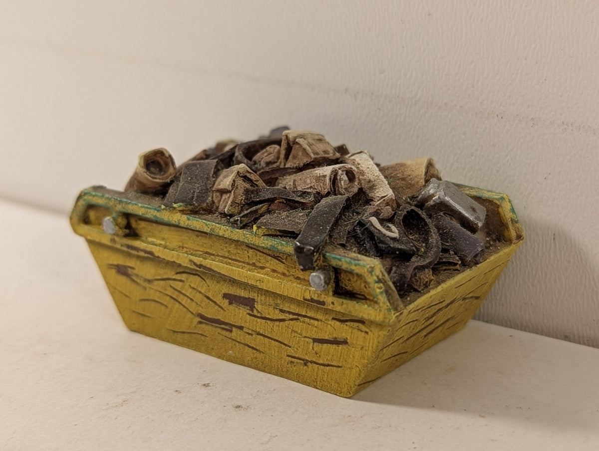 Hornby OO Gauge Yellow Skip with Debris Scenic Accessory