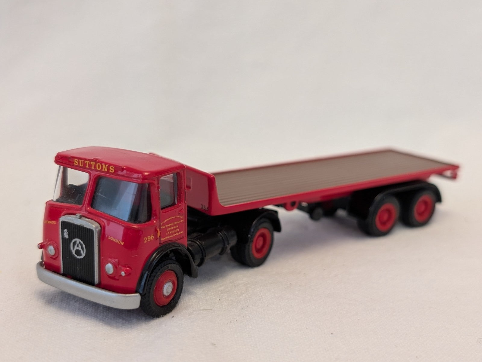 EFE 1:76 Scale Atkinson Articulated Flatbed Die-cast Lorry 296