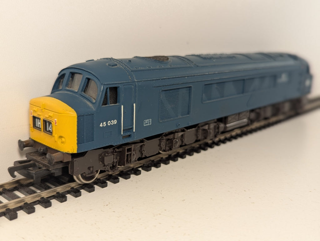 Mainline Railways 37-051 BR Class 45 "Peak" Diesel Locomotive OO Gauge - Boxed