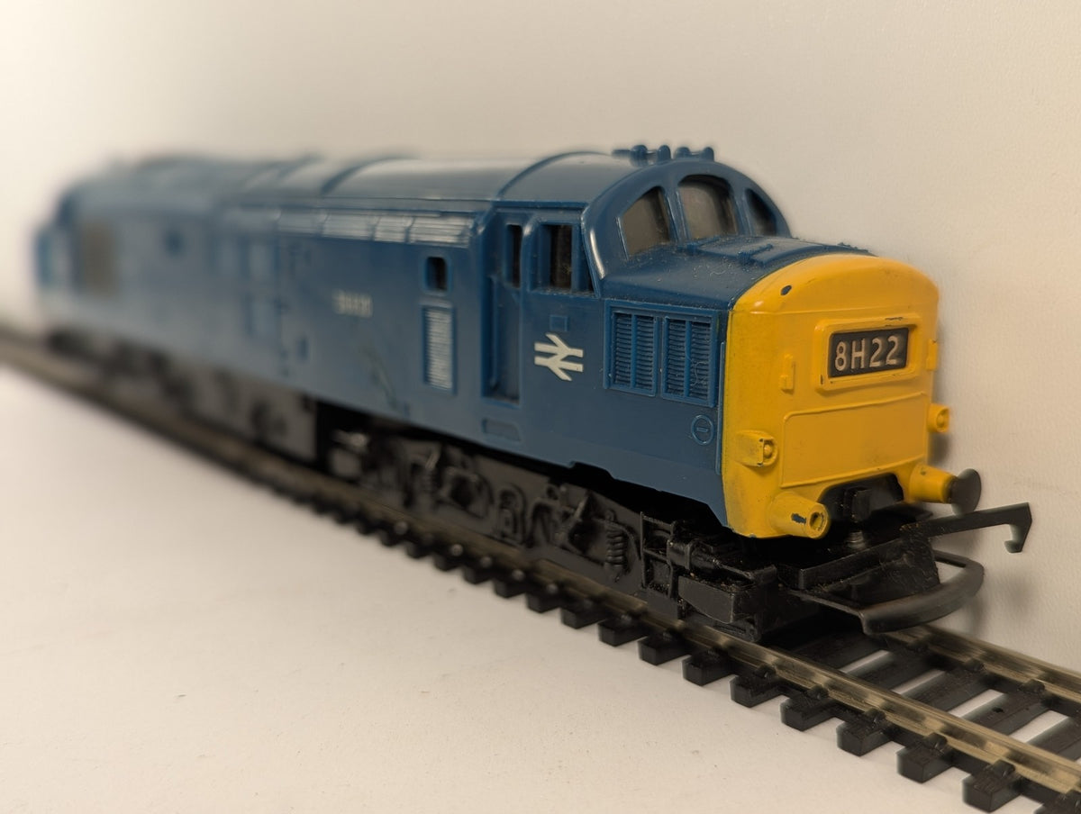 Tri-ang OO Gauge Class 37 Diesel Locomotive D6830 BR Blue R751