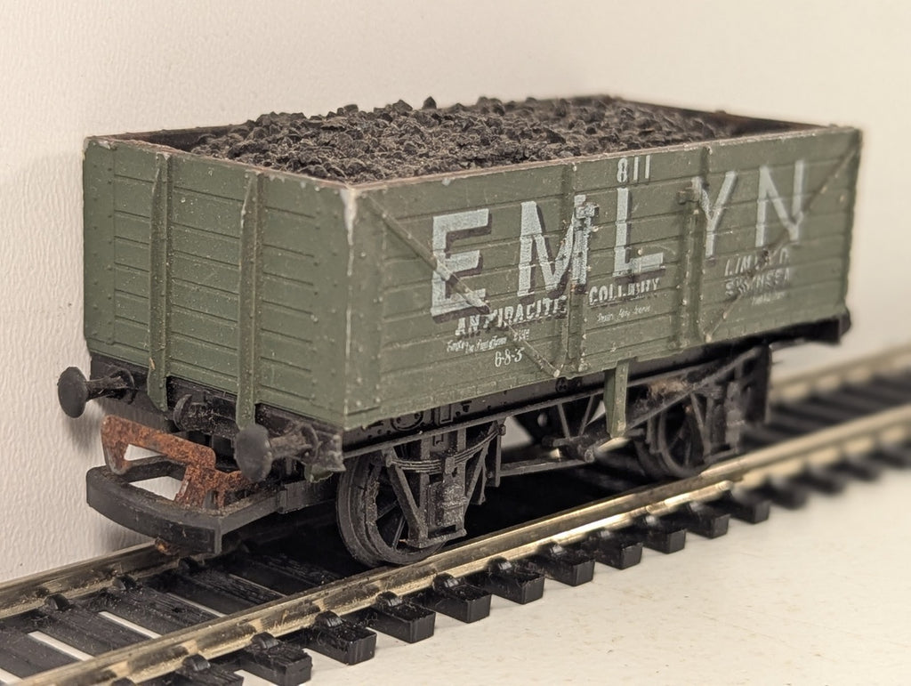 Dapol OO Gauge 7 Plank Open Wagon 811 Emlyn Anthracite Colliery Green