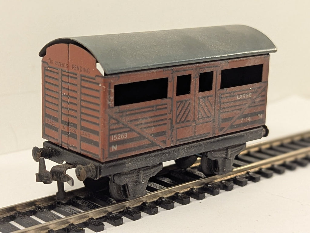 Trix Twin LNER Cattle Wagon OO Gauge - Missing Coupler